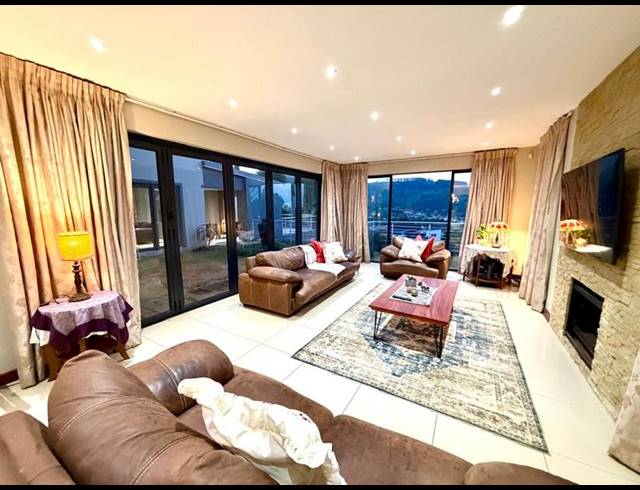 4 BEDROOM HOUSE FOR SALE IN MONTROSE